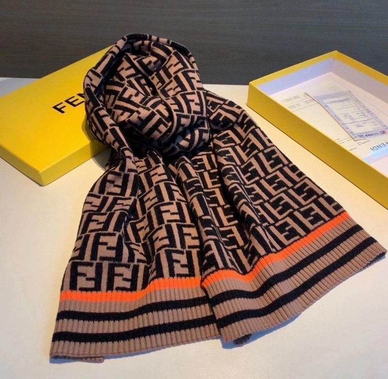 Fendi 35X190cm 66%羊毛29%羊绒5%聚酰胺 E25